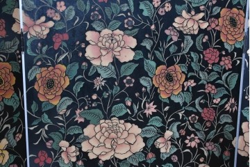 アジアンヴィンテージ　款彩(かんさい)・刻灰(こくかい)の技法が用いられた3連衝立　(R-090735)