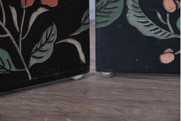 アジアンヴィンテージ　款彩(かんさい)・刻灰(こくかい)の技法が用いられた3連衝立　(R-090735)