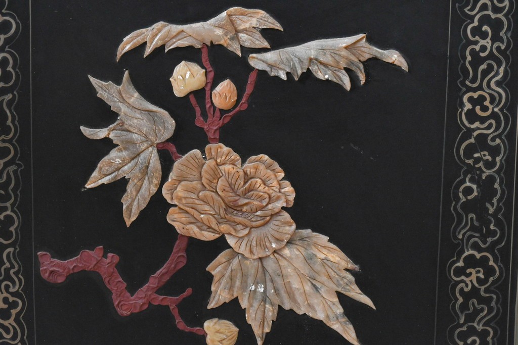 アジアンヴィンテージ　中国美術屏風　花瓶図・花鳥図　華やかな色彩と立体感が楽しめる玉石象嵌衝立　(R-090736)