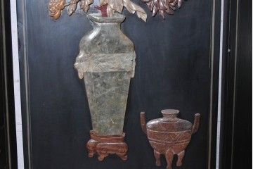 アジアンヴィンテージ　中国美術屏風　花瓶図・花鳥図　華やかな色彩と立体感が楽しめる玉石象嵌衝立　(R-090736)