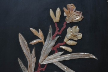 アジアンヴィンテージ　中国美術屏風　花瓶図・花鳥図　華やかな色彩と立体感が楽しめる玉石象嵌衝立　(R-090736)