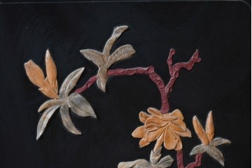 アジアンヴィンテージ　中国美術屏風　花瓶図・花鳥図　華やかな色彩と立体感が楽しめる玉石象嵌衝立　(R-090736)