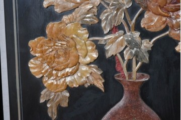 アジアンヴィンテージ　中国美術屏風　花瓶図・花鳥図　華やかな色彩と立体感が楽しめる玉石象嵌衝立　(R-090736)
