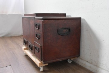 和製アンティーク　昭和初期　欅(ケヤキ)材　豊かな杢目と趣ある金具が目を引く長火鉢　(R-090737)