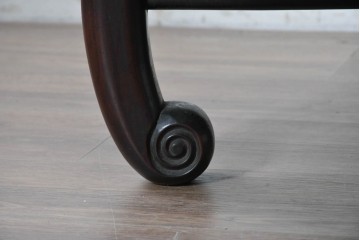中国ヴィンテージ　1960年頃　特大サイズ!!　花梨(カリン)材　大きな丸天板と唐草文様装飾がオリエンタルな座卓　(R-090741)