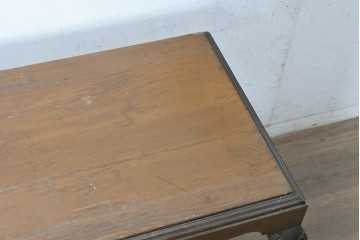 イギリスアンティーク　1940年頃　旧カナダ外務省備品　シェルモチーフの彫刻が上品なコンソールテーブル　(R-090742)