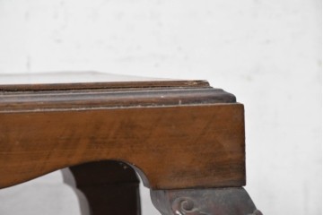 イギリスアンティーク　1940年頃　旧カナダ外務省備品　シェルモチーフの彫刻が上品なコンソールテーブル　(R-090742)