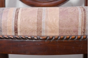 中古　CHIA JIANN(チア・ジアン)　マホガニー材　ヘップルホワイト様式　背もたれの意匠が優美なダイニングチェア2脚セット　(R-090746)