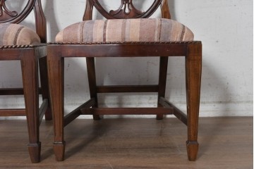 中古　CHIA JIANN(チア・ジアン)　マホガニー材　ヘップルホワイト様式　背もたれの意匠が優美なダイニングチェア2脚セット　(R-090746)