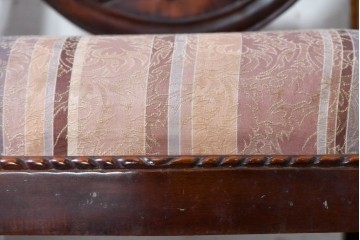 中古　CHIA JIANN(チア・ジアン)　マホガニー材　ヘップルホワイト様式　背もたれの意匠が優美なダイニングチェア2脚セット　(R-090746)