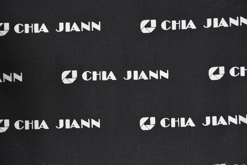 中古　CHIA JIANN(チア・ジアン)　マホガニー材　ヘップルホワイト様式　背もたれの意匠が優美なダイニングチェア2脚セット　(R-090746)
