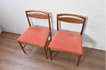 イギリスヴィンテージ　1960年から1970年頃　A.H.McIntosh(マッキントッシュ)社　No.9433　チーク材　木の温もりを感じる端正なダイニングチェア2脚セット　(R-090748)