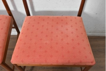 イギリスヴィンテージ　1960年から1970年頃　A.H.McIntosh(マッキントッシュ)社　No.9433　チーク材　木の温もりを感じる端正なダイニングチェア2脚セット　(R-090748)