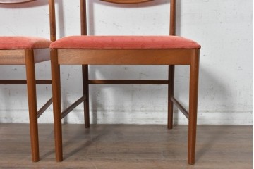 イギリスヴィンテージ　1960年から1970年頃　A.H.McIntosh(マッキントッシュ)社　No.9433　チーク材　木の温もりを感じる端正なダイニングチェア2脚セット　(R-090748)