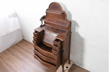 ヨーロッパヴィンテージ　1970年頃から1980年　美品　象嵌細工や曲線的な装飾が美しいビューローキャビネット　(R-090750)