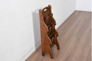 和製ヴィンテージ　昭和後期　希少な廃番品!!　オールドカリモク　カリモク家具(karimoku)　木の温もりを感じるレトロなスリッパラック　(R-090754)