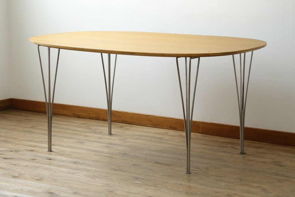 デンマークヴィンテージ　FRITZ HANSEN(フリッツハンセン)　数学的曲線が美しいスーパー楕円テーブル　現行定価約38万円　(R-090755)