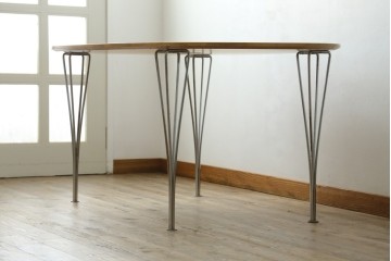 デンマークヴィンテージ　FRITZ HANSEN(フリッツハンセン)　数学的曲線が美しいスーパー楕円テーブル　現行定価約38万円　(R-090755)