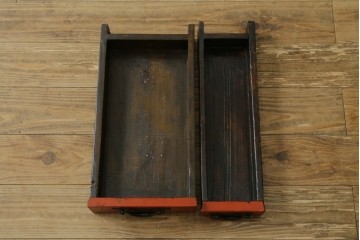 和製ヴィンテージ　昭和後期　朱塗りと黒色金具の対比が美しいローボード　(R-090756)