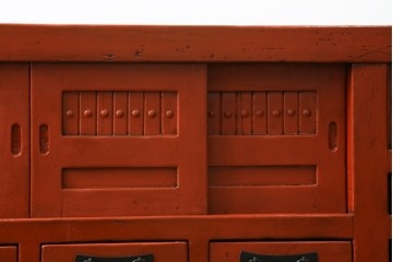 和製ヴィンテージ　昭和後期　朱塗りと黒色金具の対比が美しいローボード　(R-090756)