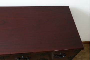 中古　超美品!!　田中家具　重厚な唐獅子牡丹金具と欅の木目を楽しめる二本松欅箪笥　定価約40万円　(R-090757)