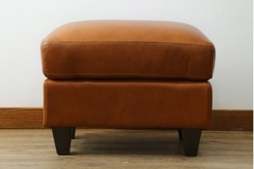 中古　美品　希少な廃番品　IDEE(イデー)　RIRA OTTOMAN(リラ オットマン)　本革　シンプルで取り入れやすいオットマン　(R-090761)