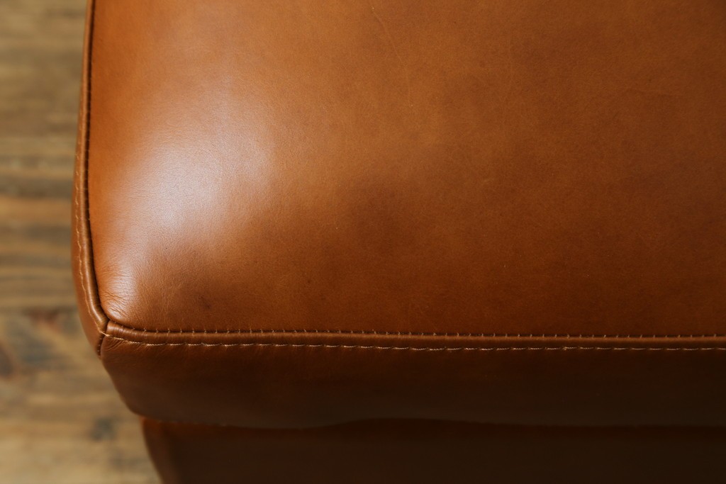 中古　美品　希少な廃番品　IDEE(イデー)　RIRA OTTOMAN(リラ オットマン)　本革　シンプルで取り入れやすいオットマン　(R-090761)