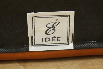 中古　美品　希少な廃番品　IDEE(イデー)　RIRA OTTOMAN(リラ オットマン)　本革　シンプルで取り入れやすいオットマン　(R-090761)
