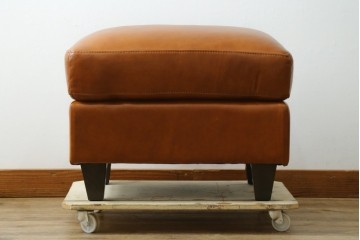 中古　美品　希少な廃番品　IDEE(イデー)　RIRA OTTOMAN(リラ オットマン)　本革　シンプルで取り入れやすいオットマン　(R-090761)