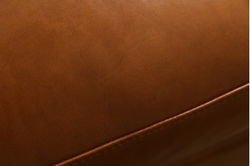 中古　美品　希少な廃番品　IDEE(イデー)　RIRA OTTOMAN(リラ オットマン)　本革　シンプルで取り入れやすいオットマン　(R-090761)