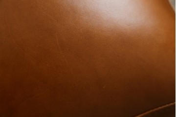 中古　美品　希少な廃番品　IDEE(イデー)　RIRA OTTOMAN(リラ オットマン)　本革　シンプルで取り入れやすいオットマン　(R-090761)