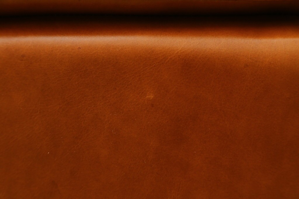 中古　美品　希少な廃番品　IDEE(イデー)　RIRA OTTOMAN(リラ オットマン)　本革　シンプルで取り入れやすいオットマン　(R-090761)