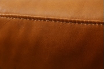 中古　美品　希少な廃番品　IDEE(イデー)　RIRA OTTOMAN(リラ オットマン)　本革　シンプルで取り入れやすいオットマン　(R-090761)