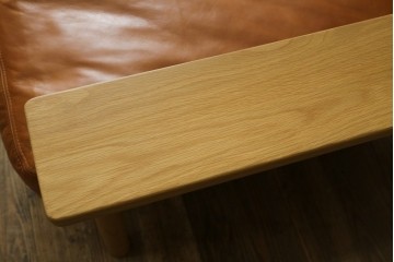 中古　美品　IDEE(イデー)　DIMANCHE SOFA(ディモンシュ ソファ)　ブラウンレザーとオーク材の組み合わせが上品な3人掛けソファ　(R-090762)