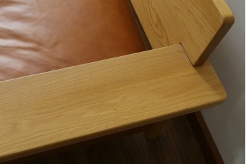 中古　美品　IDEE(イデー)　DIMANCHE SOFA(ディモンシュ ソファ)　ブラウンレザーとオーク材の組み合わせが上品な3人掛けソファ　(R-090762)