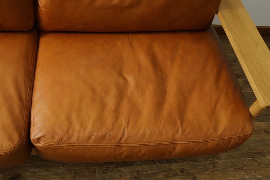 中古　美品　IDEE(イデー)　DIMANCHE SOFA(ディモンシュ ソファ)　ブラウンレザーとオーク材の組み合わせが上品な3人掛けソファ　(R-090762)