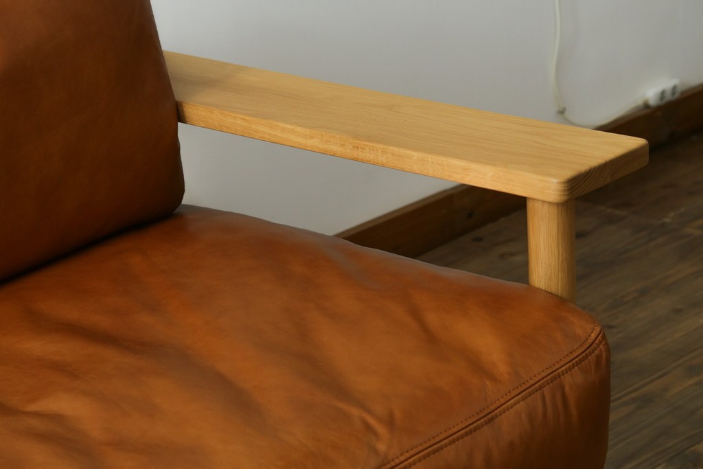 中古　美品　IDEE(イデー)　DIMANCHE SOFA(ディモンシュ ソファ)　ブラウンレザーとオーク材の組み合わせが上品な3人掛けソファ　(R-090762)