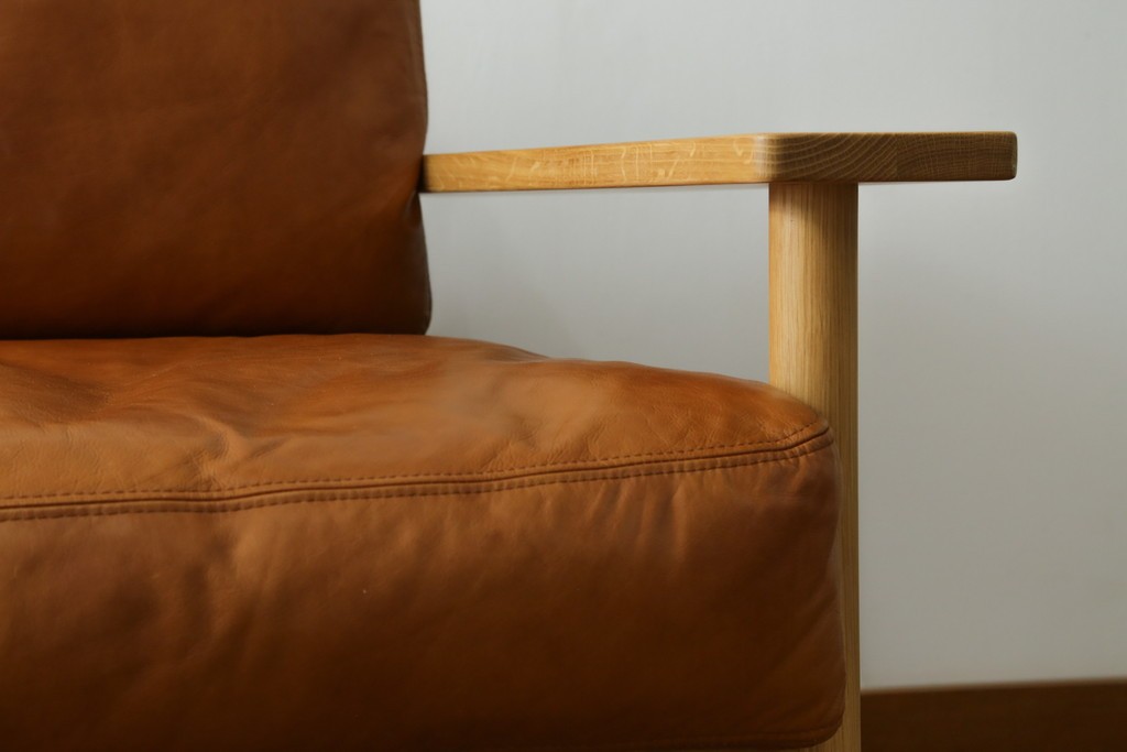中古　美品　IDEE(イデー)　DIMANCHE SOFA(ディモンシュ ソファ)　ブラウンレザーとオーク材の組み合わせが上品な3人掛けソファ　(R-090762)