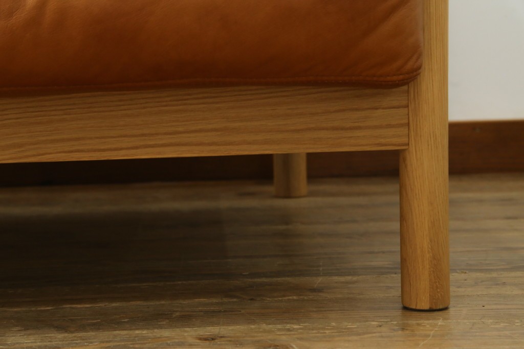 中古　美品　IDEE(イデー)　DIMANCHE SOFA(ディモンシュ ソファ)　ブラウンレザーとオーク材の組み合わせが上品な3人掛けソファ　(R-090762)