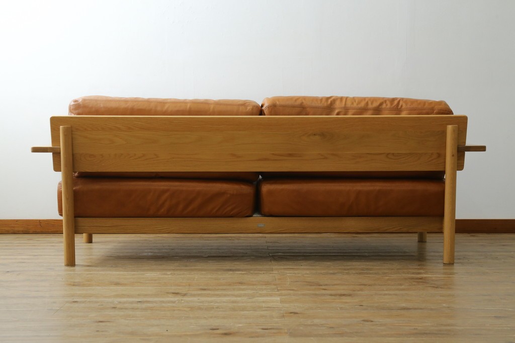 中古　美品　IDEE(イデー)　DIMANCHE SOFA(ディモンシュ ソファ)　ブラウンレザーとオーク材の組み合わせが上品な3人掛けソファ　(R-090762)