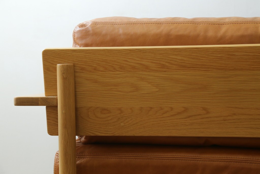 中古　美品　IDEE(イデー)　DIMANCHE SOFA(ディモンシュ ソファ)　ブラウンレザーとオーク材の組み合わせが上品な3人掛けソファ　(R-090762)