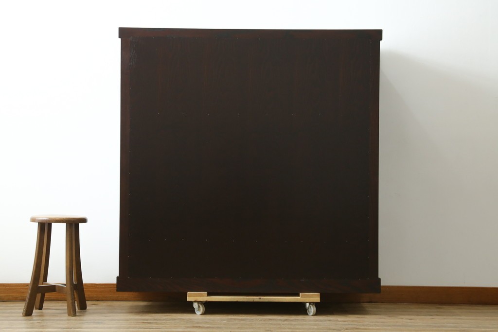 中古　美品　タモ材　端正な縦格子が魅力の和モダンな戸棚　(R-090763)