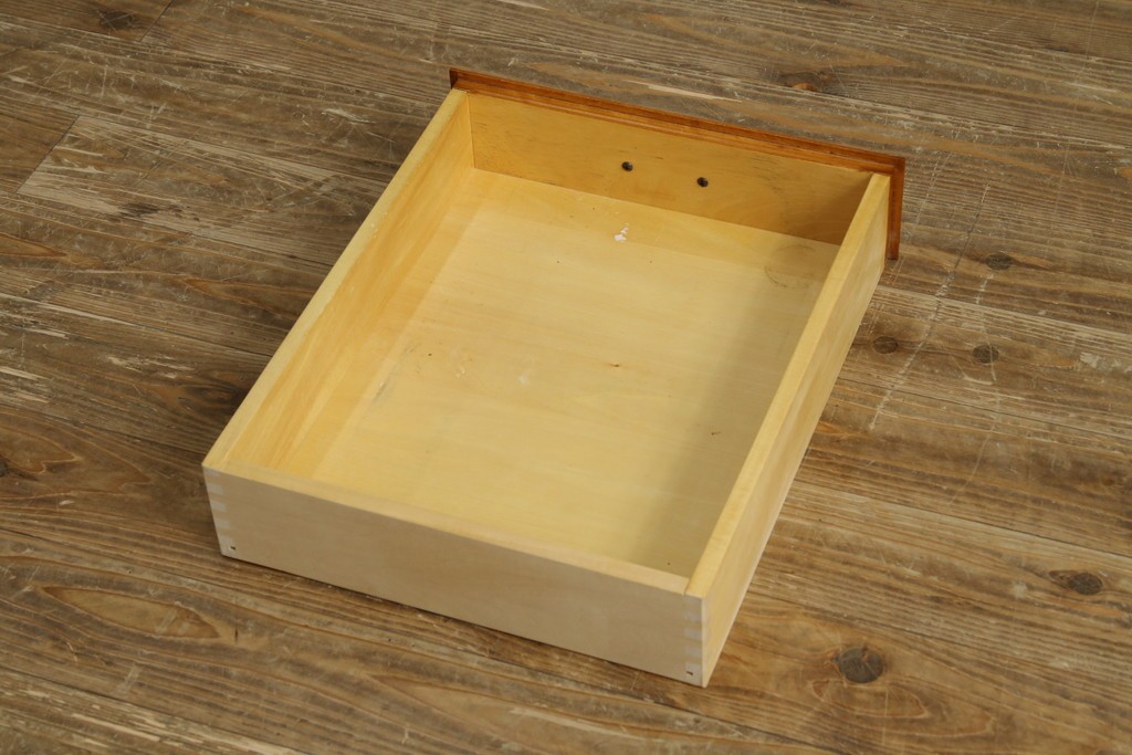 中古　美品　希少サイズ　特注品!!　横浜クラシック家具ダニエル(Daniel)　高さ約2mの縦型シェルフ　(R-090764)