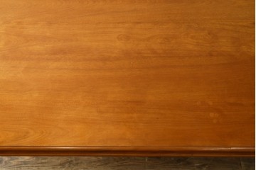 中古　美品　横浜クラシック家具ダニエル(Daniel)　優雅な曲線と挽物脚がクラシカルなダイニングテーブル　(R-090765)