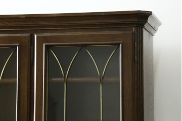 中古　カリモク家具(karimoku)　domani(ドマーニ)　アーチを描く格子がクラシカルな印象を添えるキャビネット　定価約100万円　(R-090766)