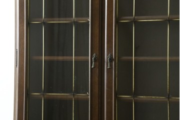 中古　カリモク家具(karimoku)　domani(ドマーニ)　アーチを描く格子がクラシカルな印象を添えるキャビネット　定価約100万円　(R-090766)