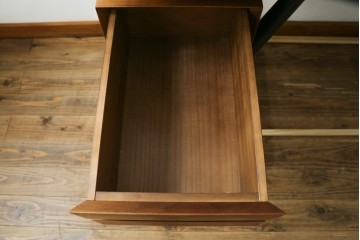 中古　希少な廃番品　起立木工(KIRITSU MOKKO)　LEARN(ラーン)　ウォールナット材　ブラウンカラーと黒脚のコントラストが映えるワークデスク　(R-090769)