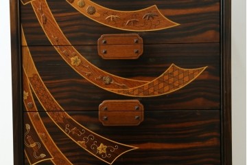 中古　美品　大阪唐木指物　吉田唐木工芸社　寄木細工と象嵌が華やかな小型チェスト　(R-090770)