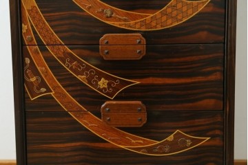 中古　美品　大阪唐木指物　吉田唐木工芸社　寄木細工と象嵌が華やかな小型チェスト　(R-090770)