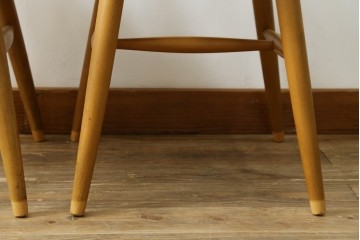 和製ヴィンテージ　秋田木工　ハンナチェア　すっきりとしたウィンザースタイルのダイニングチェア2脚セット　(R-090771)